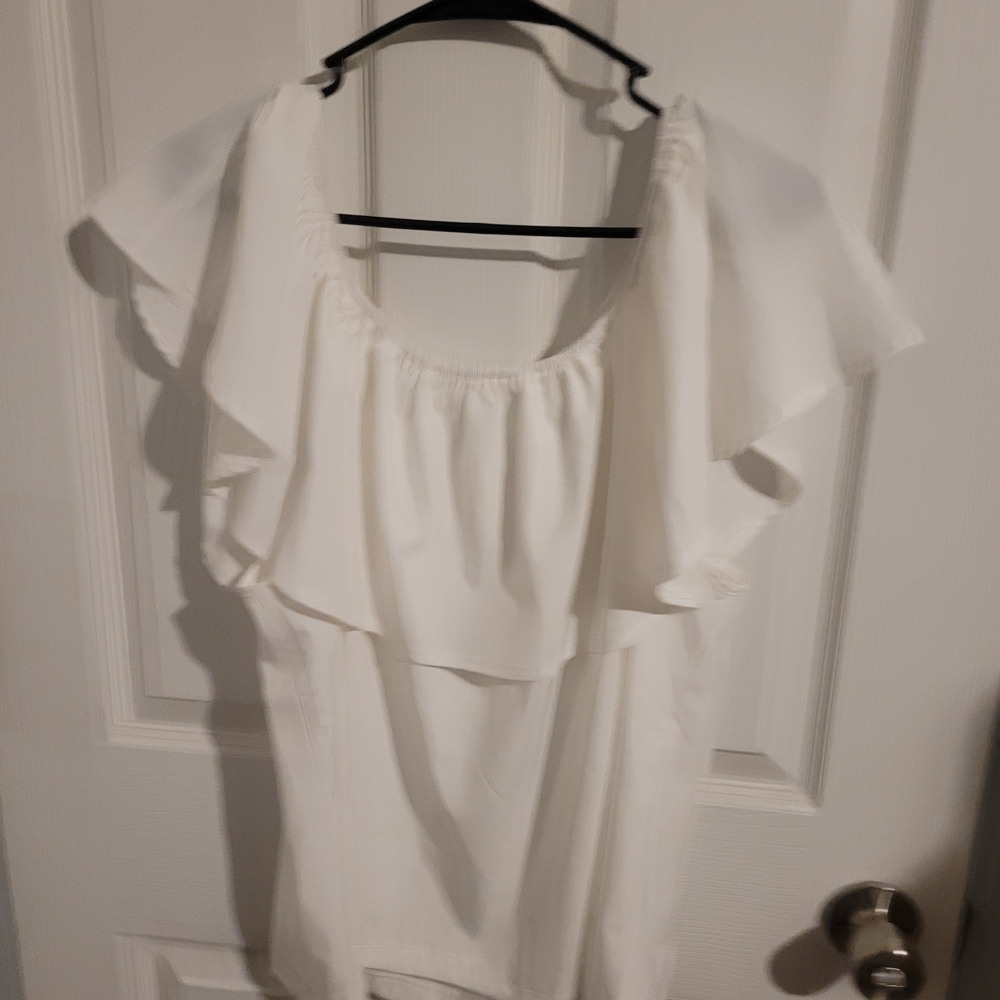 Elegant White Ruffle Blouse - Picture 5 of 6